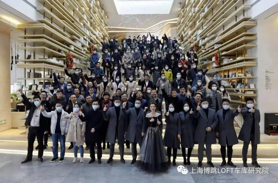 邯郸全国一百多人在华侨城汉口道6号参观研讨LOFT专利车库技术！